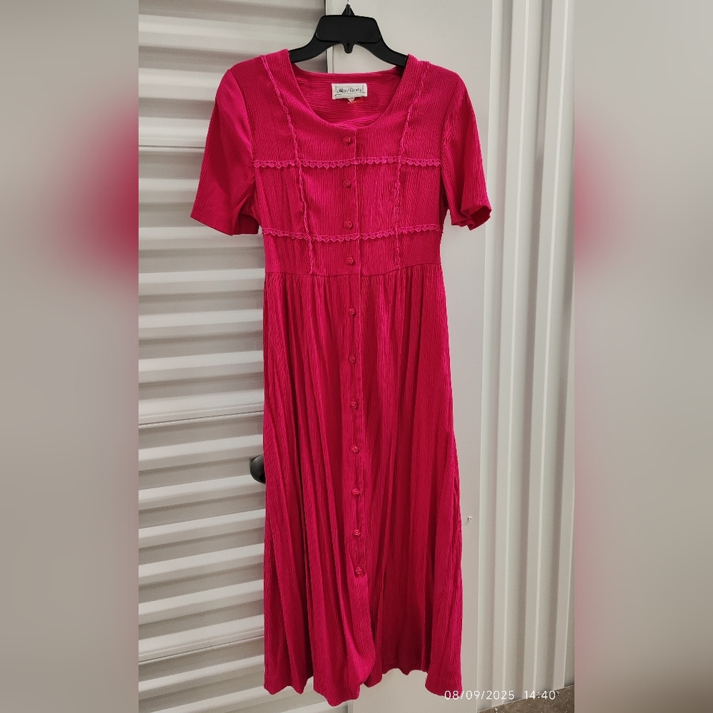 Elegant Pink Button-Down Dress